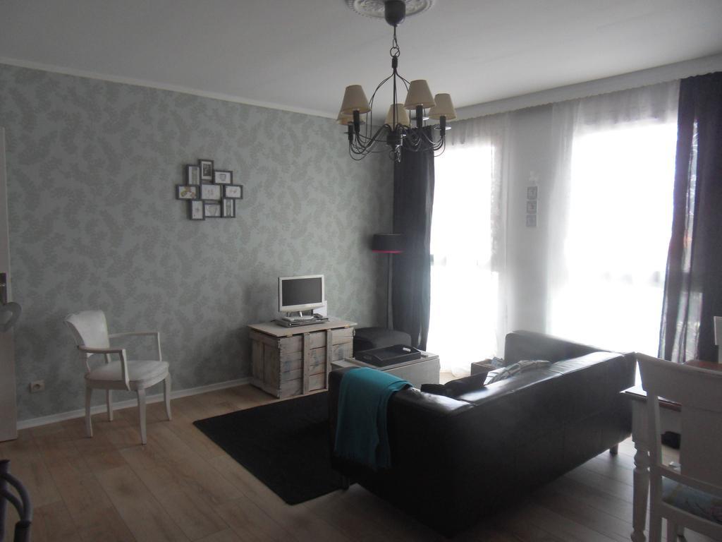 Ferienwohnung Alice Et Marie Au Pays Du Louvre Lens Zimmer foto