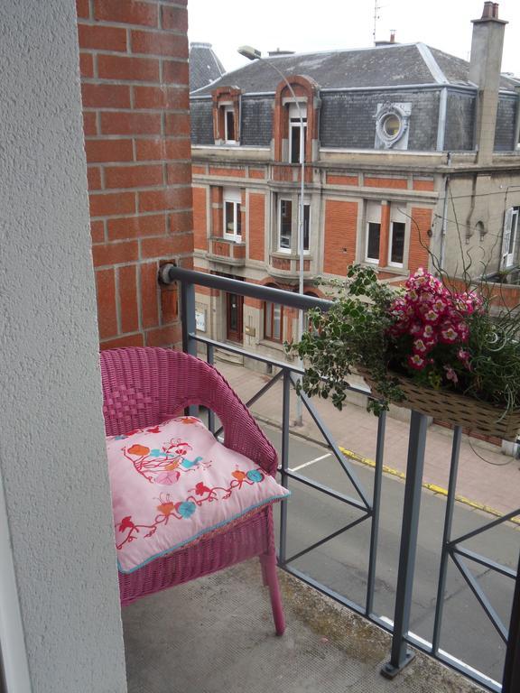 Ferienwohnung Alice Et Marie Au Pays Du Louvre Lens Exterior foto